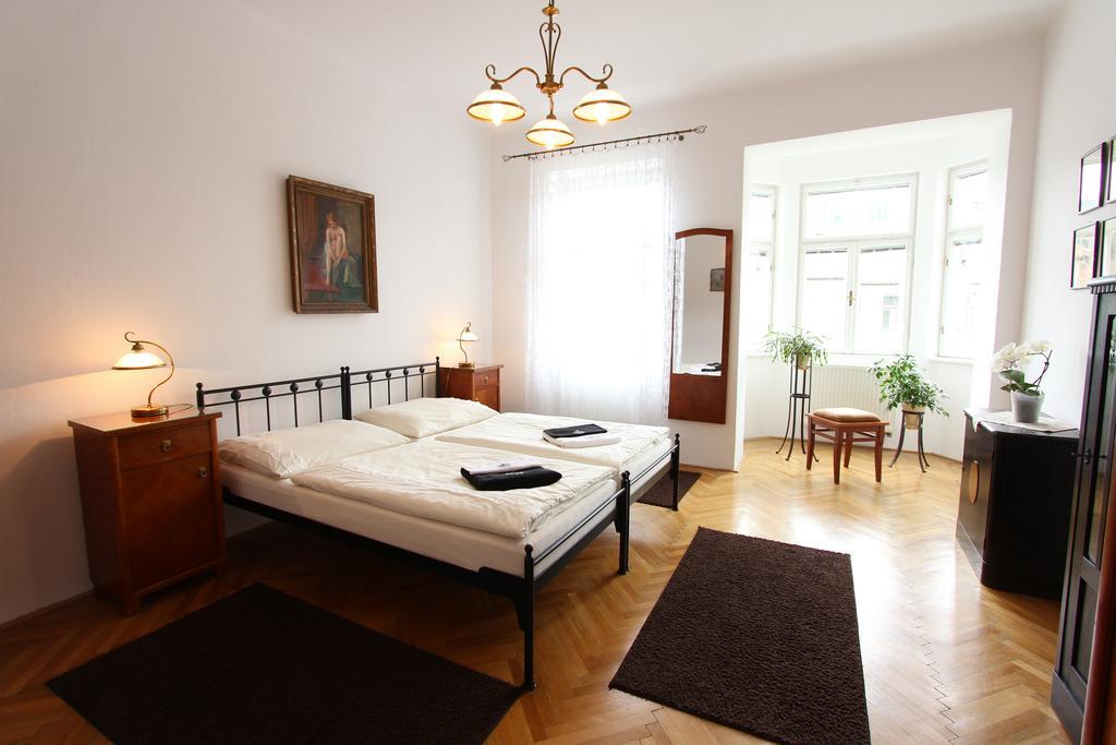 Penzion Jelen Vranov nad Dyjí Chambre photo
