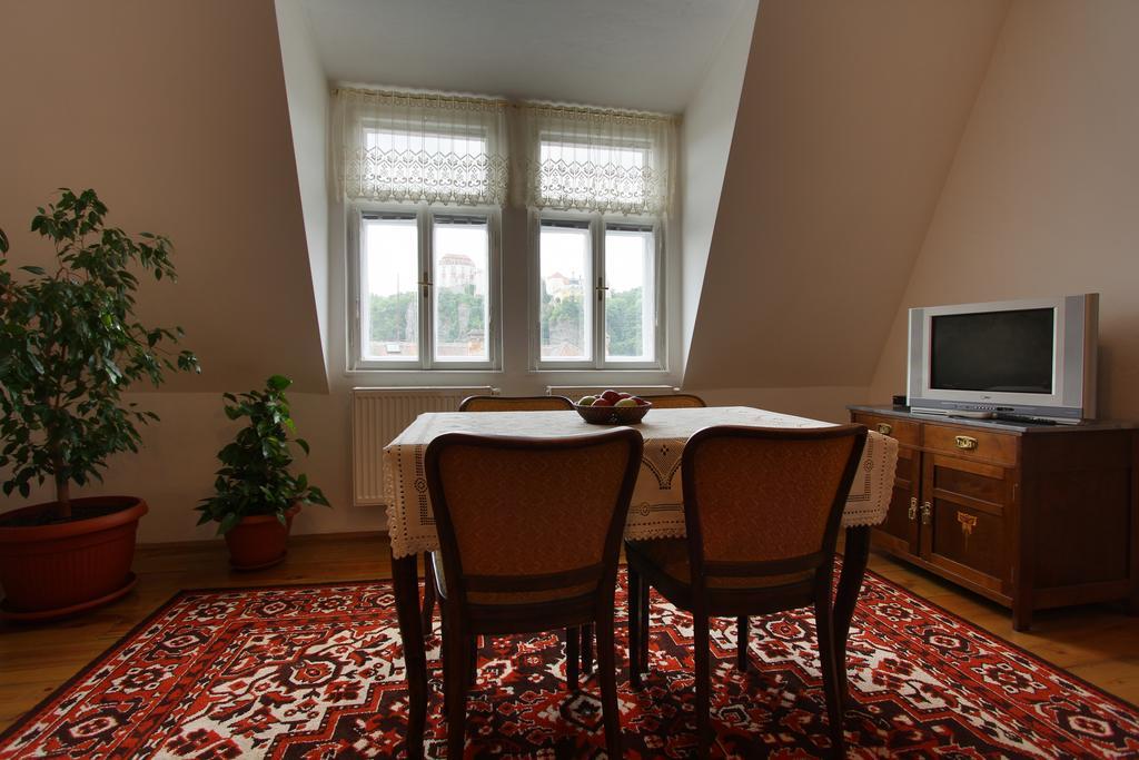 Penzion Jelen Vranov nad Dyjí Chambre photo